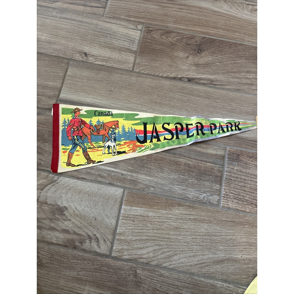 Vintage‎ Jasper Alberta Canada Souvenir Pennant Banner 7" x 17"